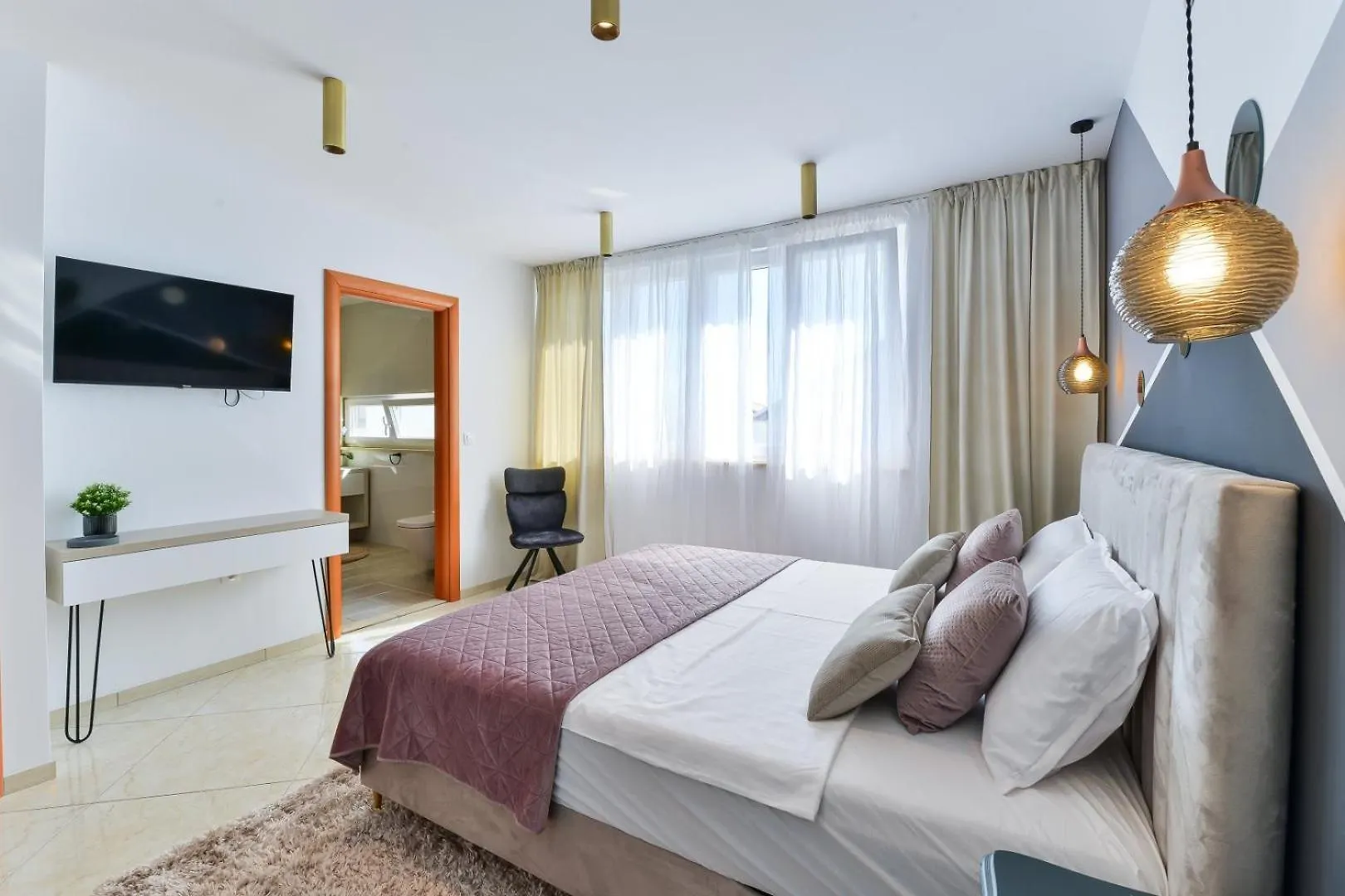 Crowonder Villa Adriana - Villa With Heated Swimming Pool, Jacuzzi And Sauna ザダル 0*,  クロアチア