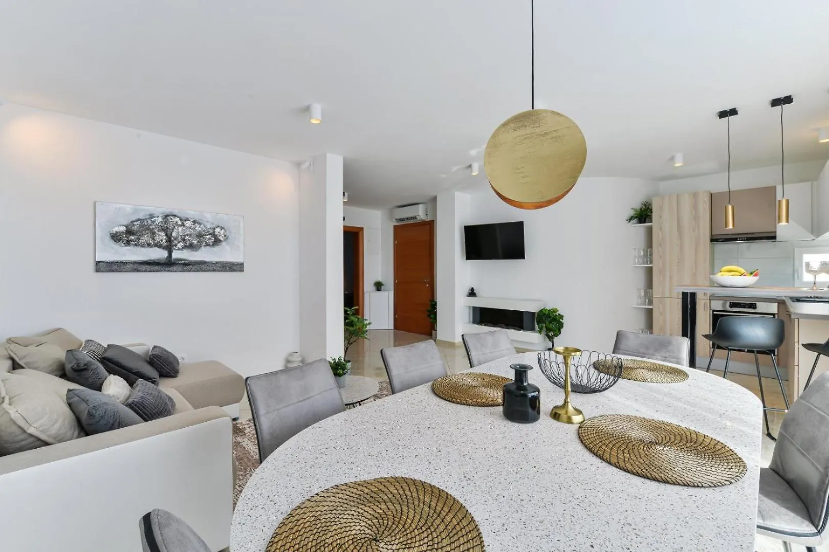 Crowonder Villa Adriana - Villa With Heated Swimming Pool, Jacuzzi And Sauna ザダル